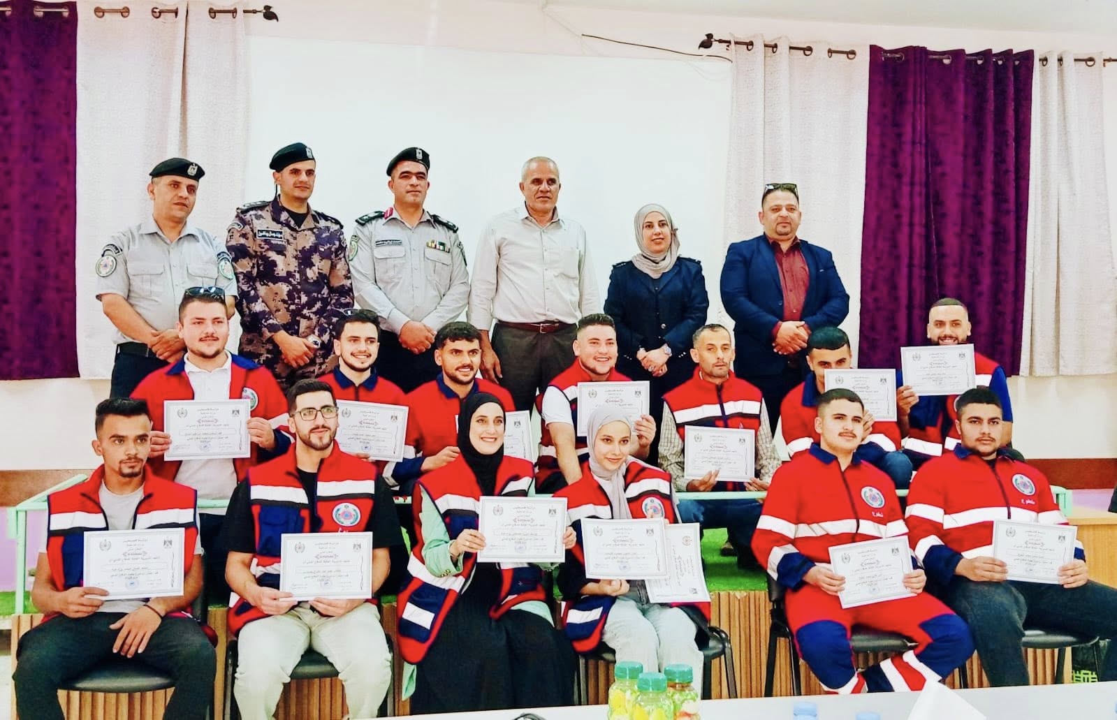 الدفاع المدني يخرج فرقة متطوعي صوريف